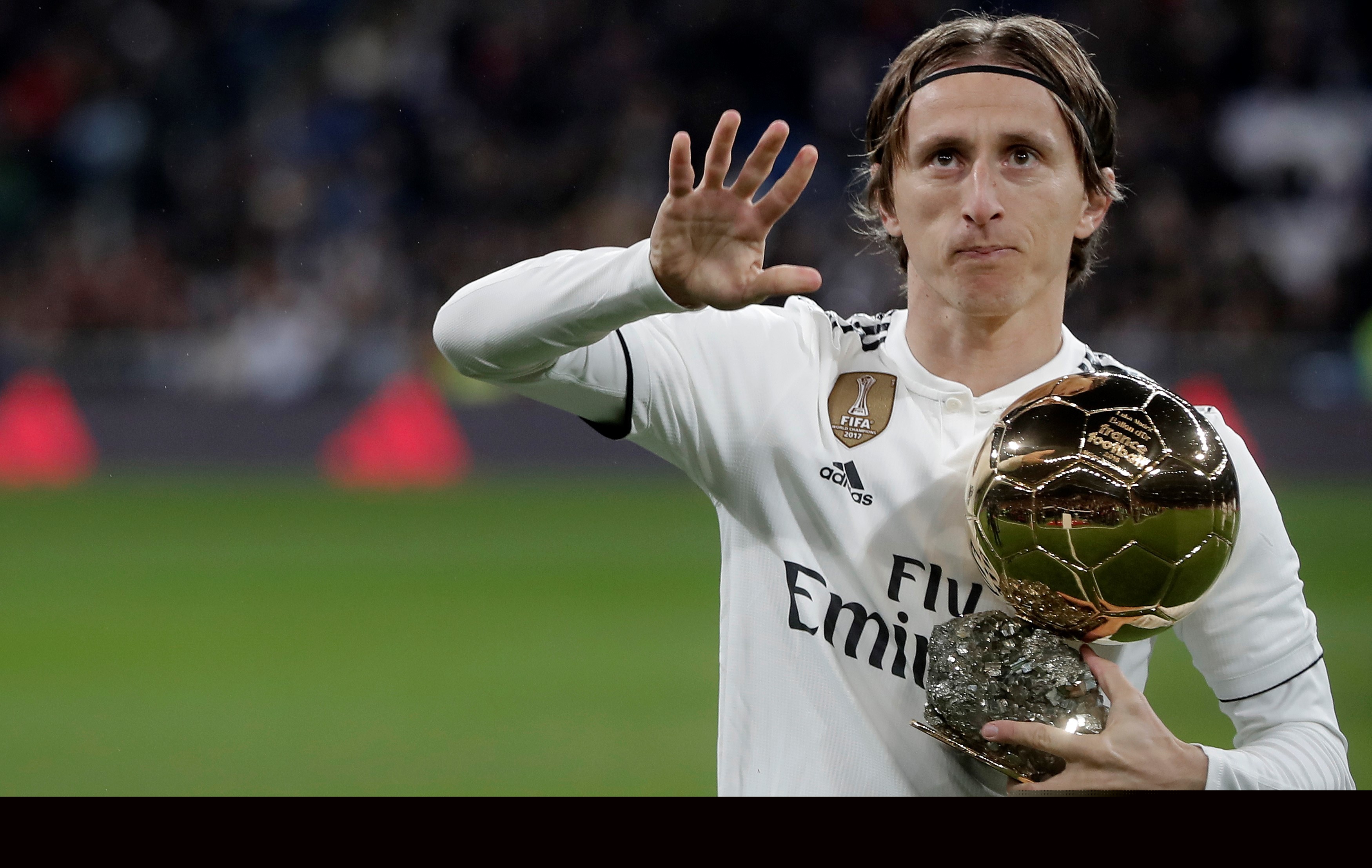 WTT总决赛女单1／8决赛，陈幸同4-2战胜队友石洵瑶，晋级8强